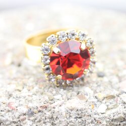 Kristal Ring mit 10 mm Swarovski Steine – Gold Ring Handgefertigt in Deutschland