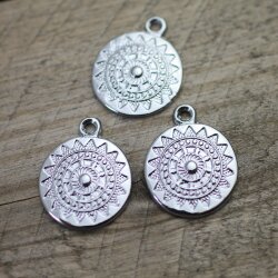 5 Pieces Mandala Pendant in Rhodium – 22mm, Boho-Style Jewelry Piece